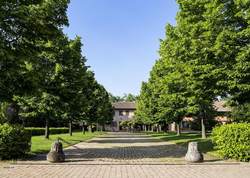 Emilia-Romagna Cadeo Exterior Detail