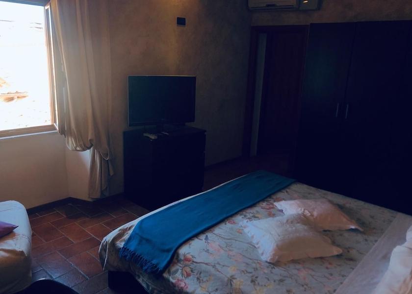 Lazio Monte Porzio Catone Room