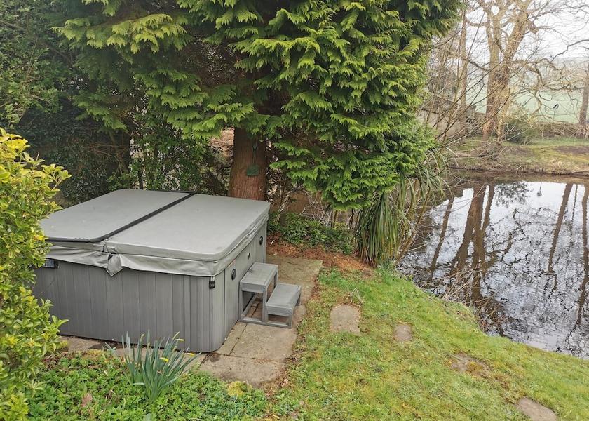 England Hope Valley Property Grounds