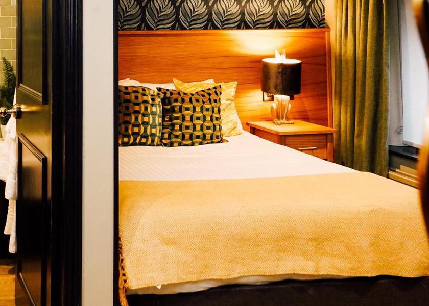 England Hope Valley Small Double Room