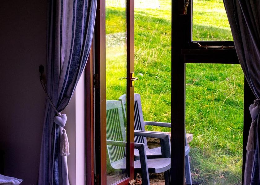 England Hope Valley Porch