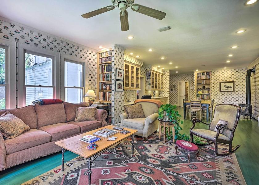 North Carolina Elkin Interior Entrance