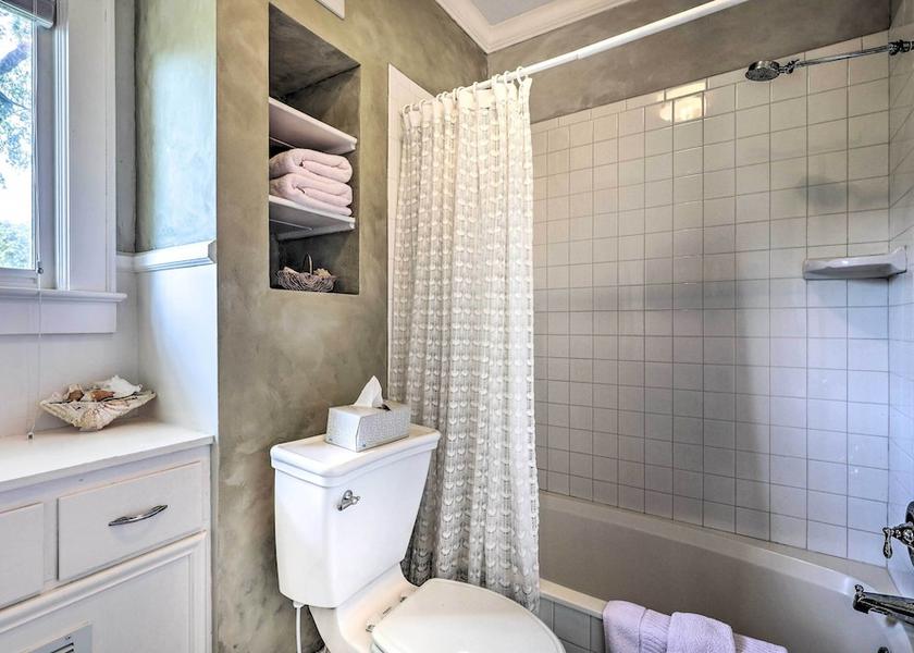 North Carolina Elkin Interior Entrance