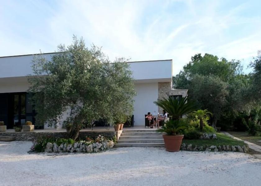 Puglia Giurdignano Exterior Detail