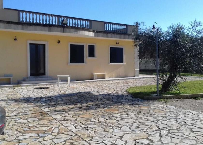 Puglia Giurdignano Exterior Detail