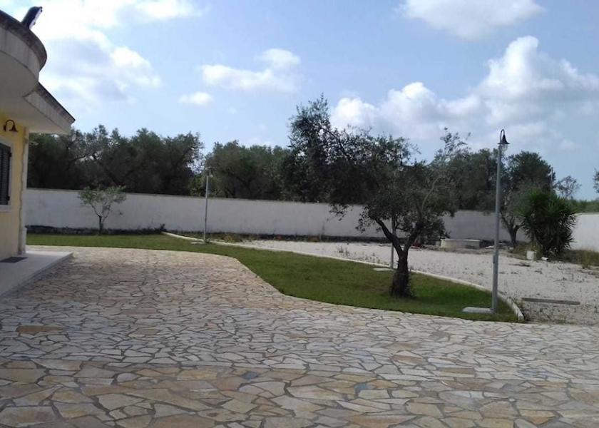 Puglia Giurdignano Exterior Detail