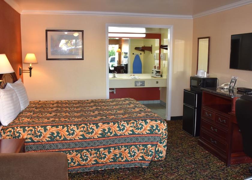 California Santa Fe Springs Room
