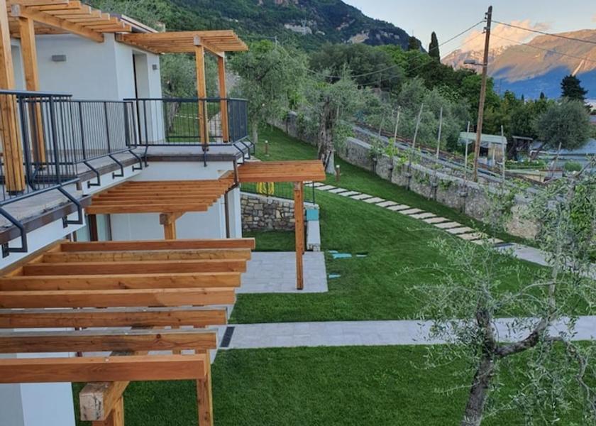 Lombardy Gargnano Property Grounds