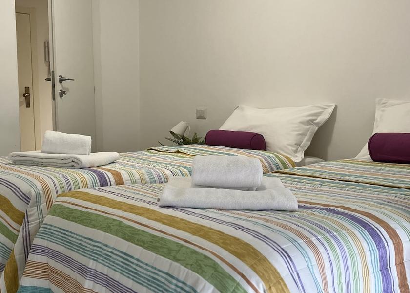 Lombardy Pero Room