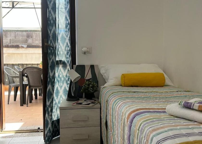 Lombardy Pero Room