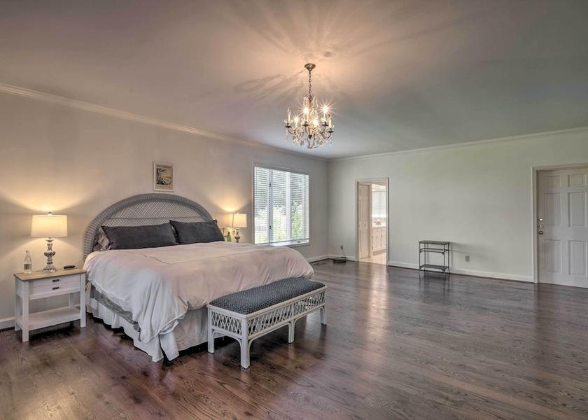 Maryland Leonardtown Interior Entrance