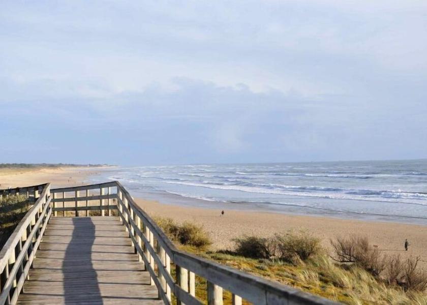 Nouvelle-Aquitaine Sainte-Marie-de-Re Beach