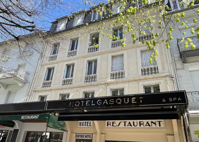 Occitanie Bagneres-de-Luchon Facade
