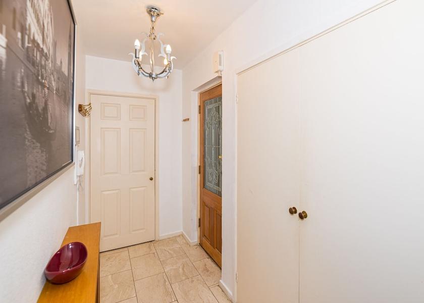 England Barnet Interior Entrance