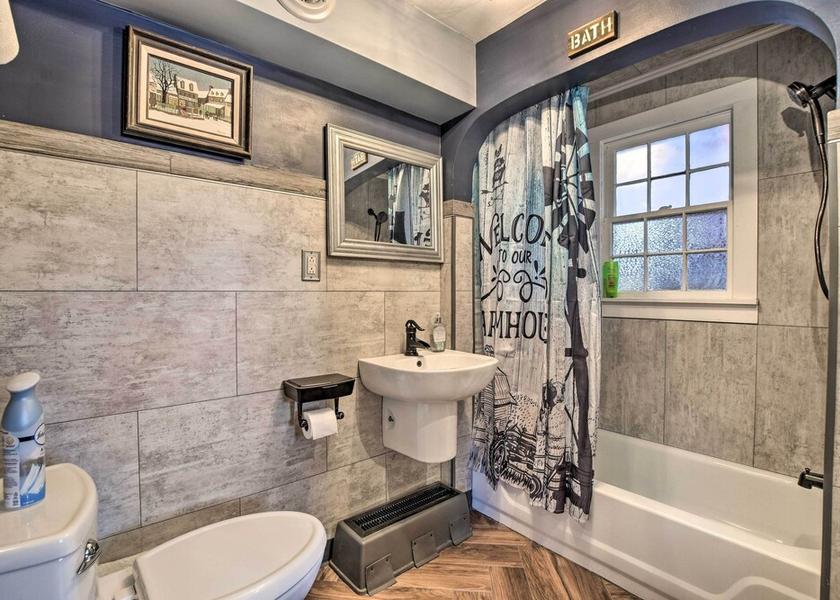 Illinois Hanover Park Interior Entrance