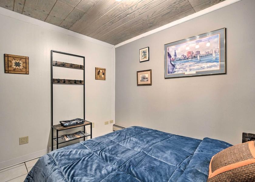 Illinois Hanover Park Interior Entrance