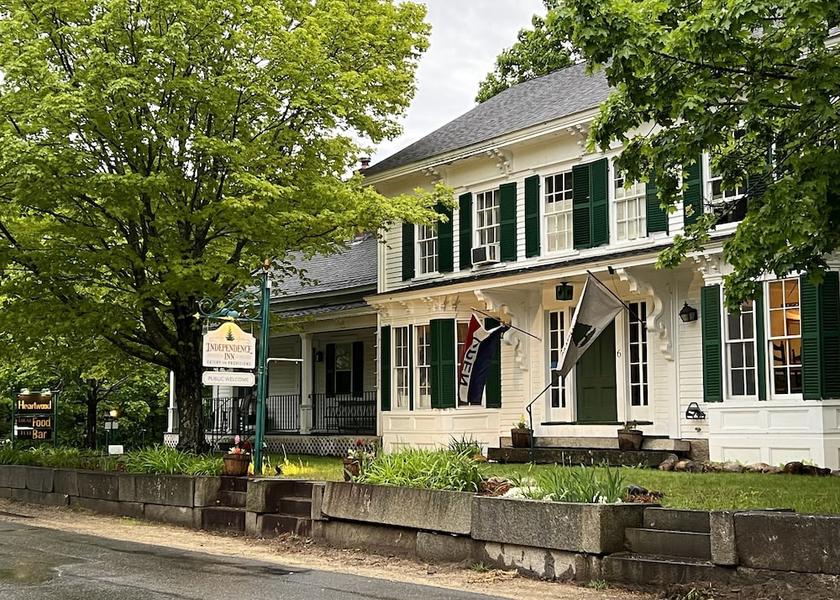 Missouri Strafford Facade