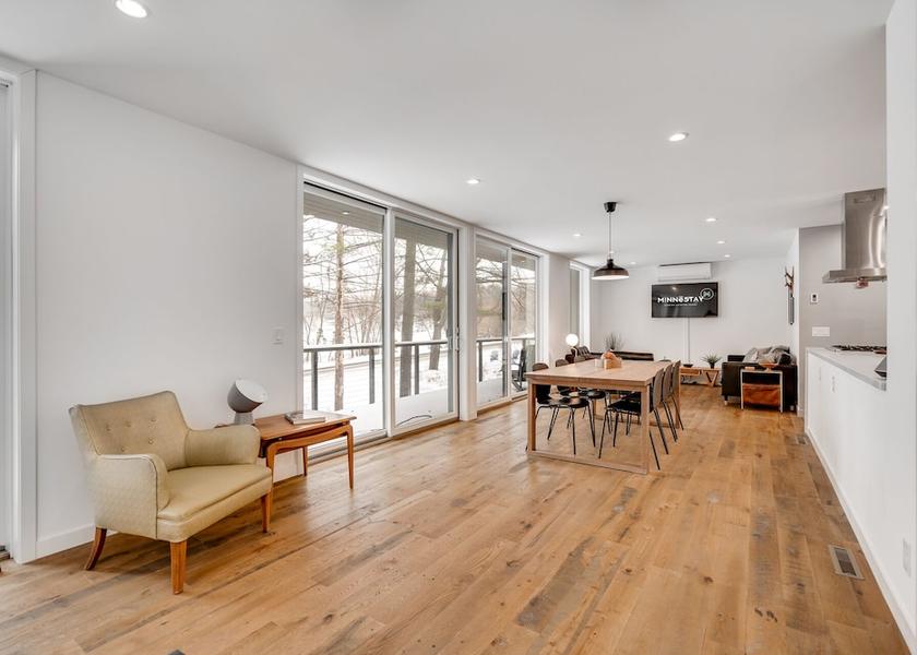 Minnesota Lake Elmo Dining Area