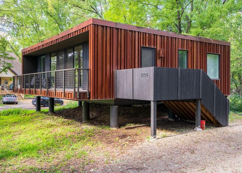 Minnesota Lake Elmo Exterior Detail