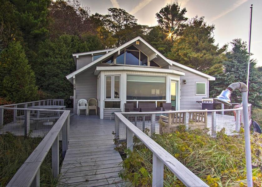 Michigan Montague Interior Entrance