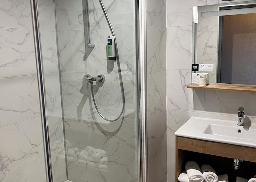 Occitanie Port-la-Nouvelle Bathroom