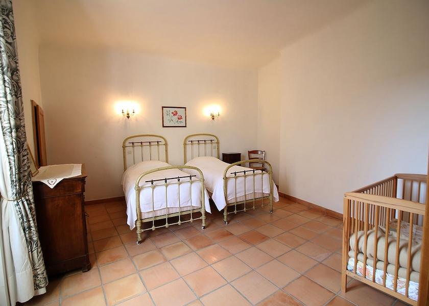 Auvergne-Rhone-Alpes Grospierres Room