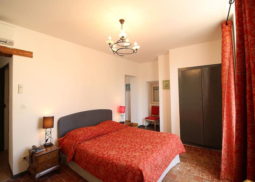 Auvergne-Rhone-Alpes Grospierres Room