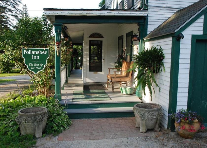 New Hampshire North Sutton Entrance