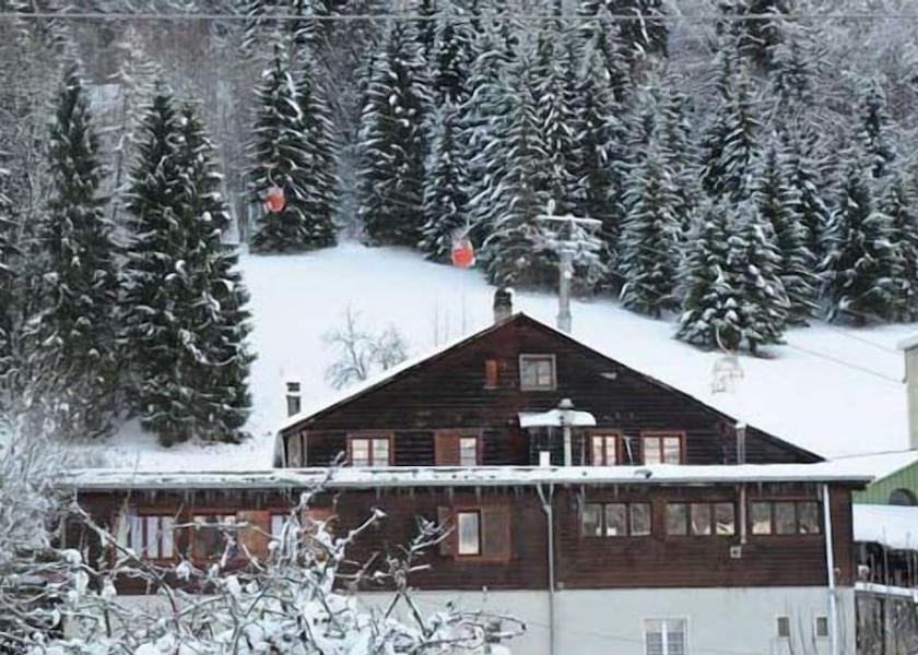 Auvergne-Rhône-Alpes Samoëns Facade