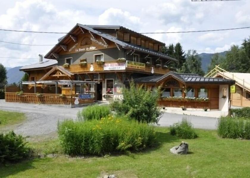 Auvergne-Rhône-Alpes Samoëns Facade