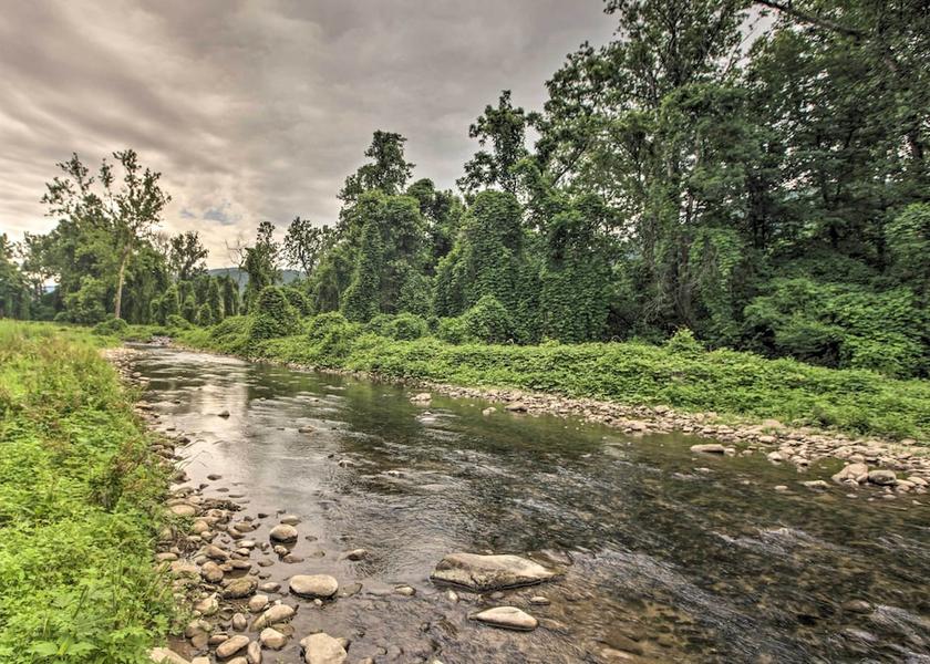 Virginia Stanardsville Interior Entrance