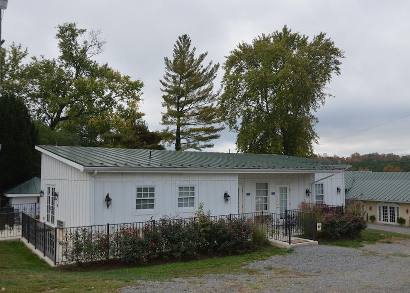 Virginia Middleburg Exterior Detail