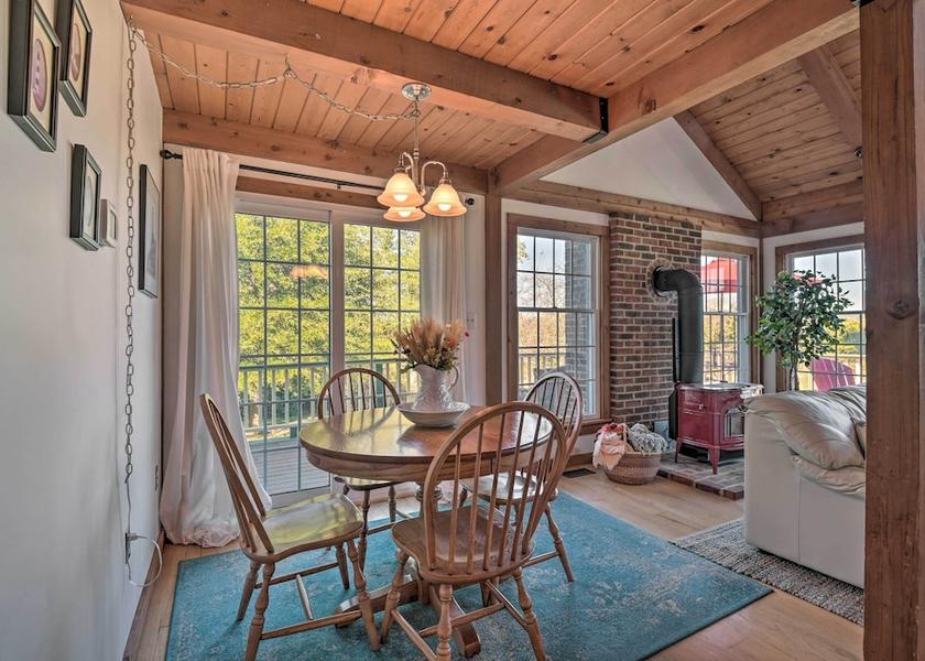 Virginia Lovettsville Interior Entrance