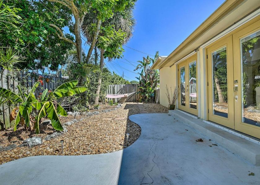 Florida Wilton Manors Interior Entrance