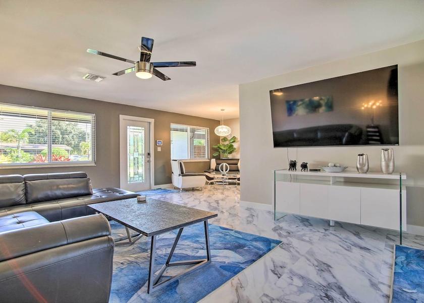 Florida Wilton Manors Interior Entrance