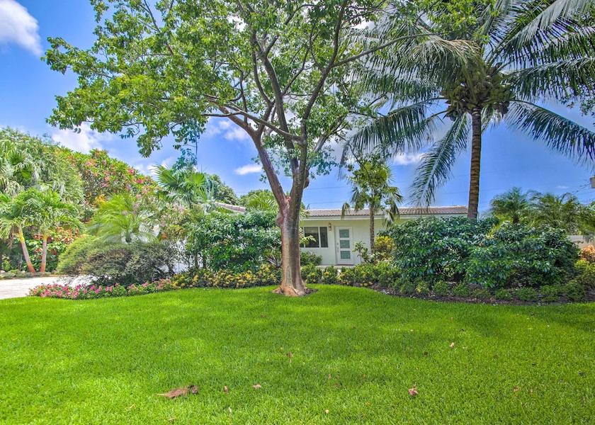 Florida Wilton Manors Interior Entrance