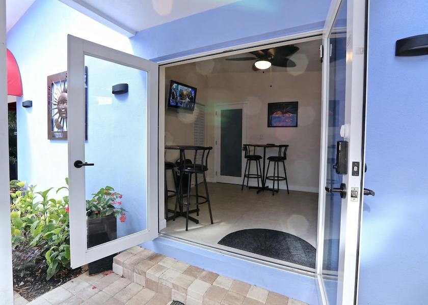 Florida Wilton Manors Property Grounds