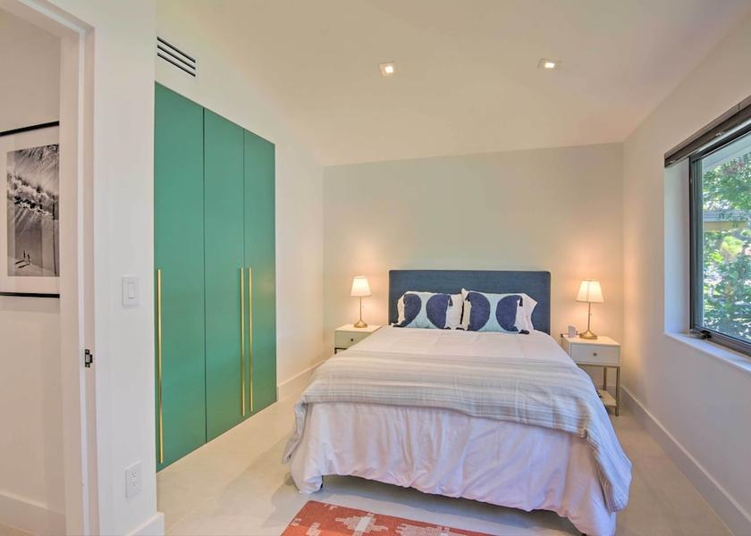 Florida Wilton Manors Interior Entrance