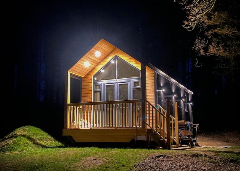 Wales Kilgetty Facade