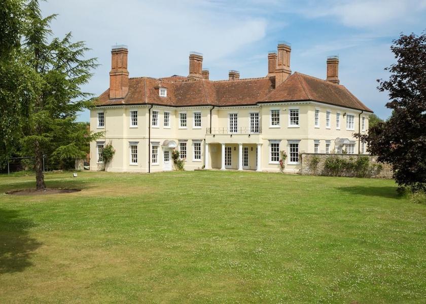 England Devizes Exterior Detail