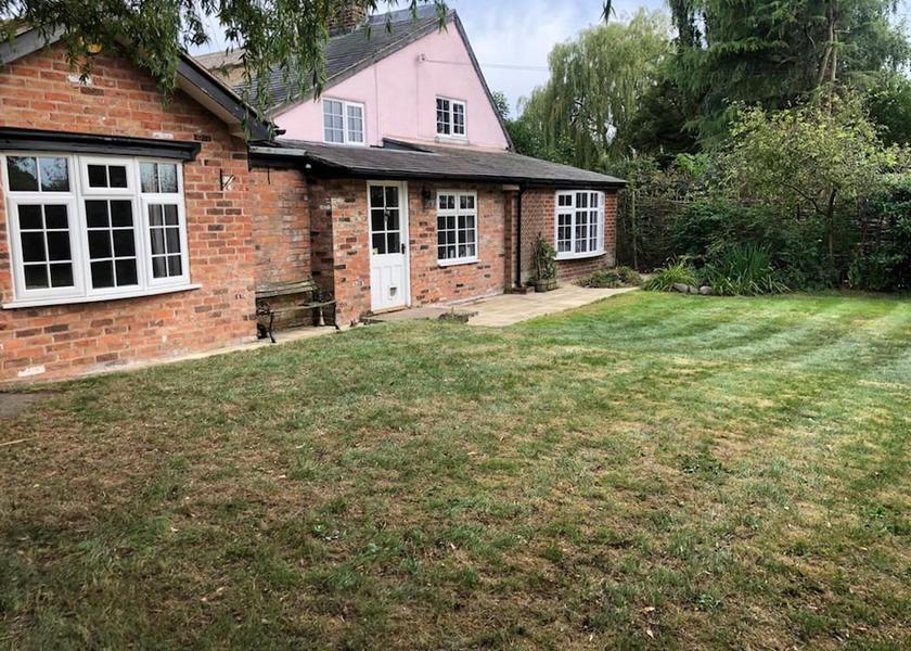 England Malpas Exterior Detail