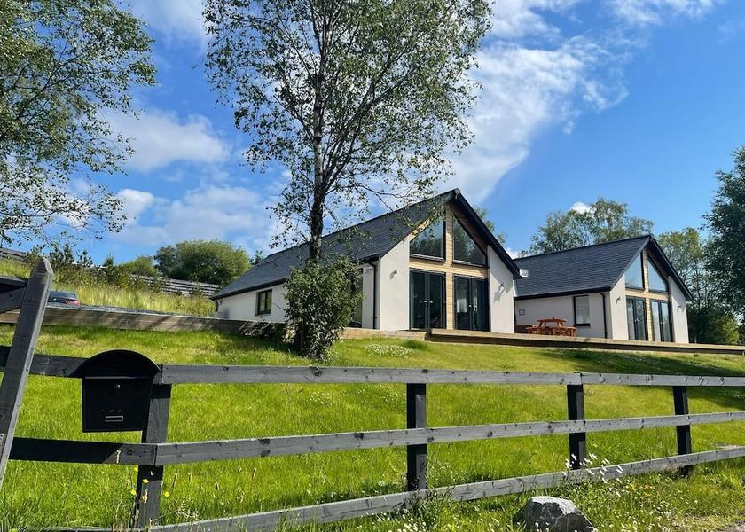 Scotland Spean Bridge Exterior Detail