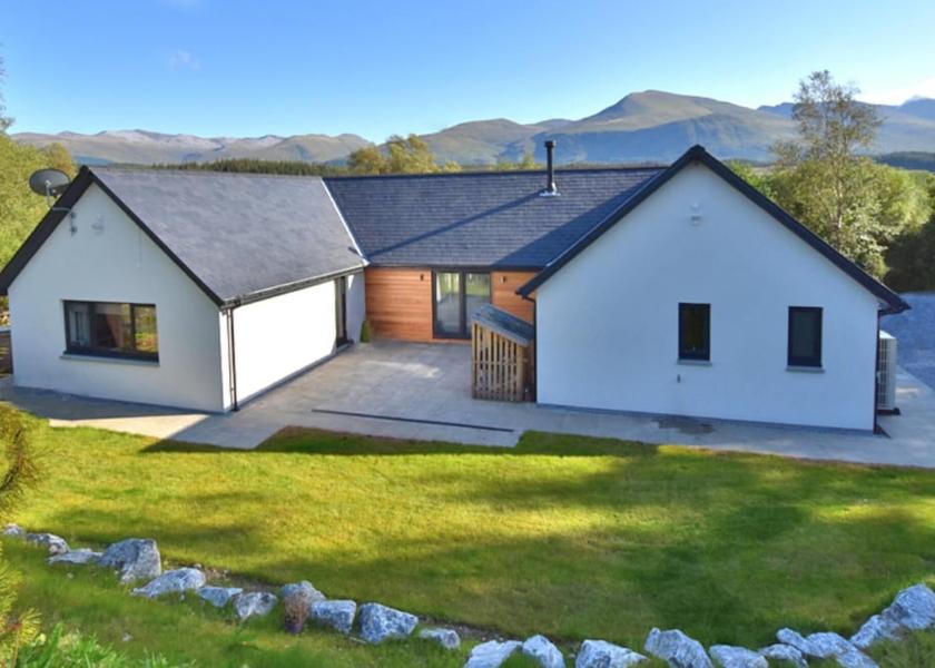 Scotland Spean Bridge Exterior Detail