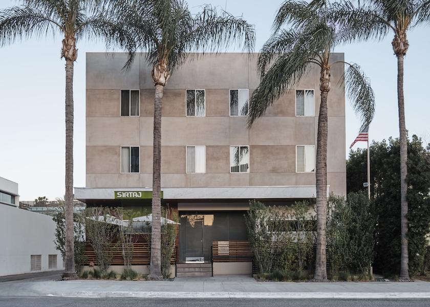 California Beverly Hills Front of property