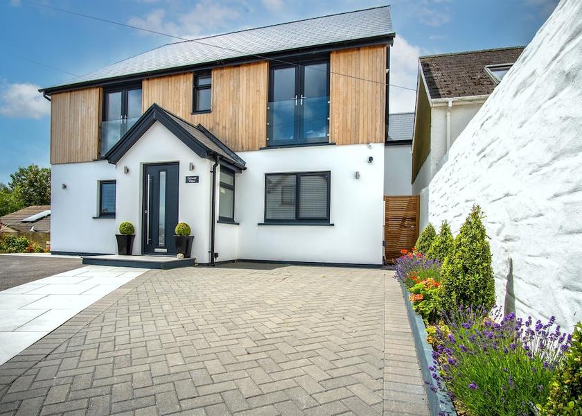 Wales Saundersfoot Facade