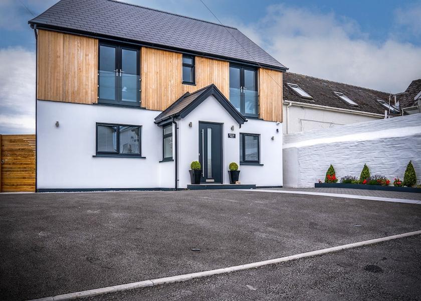 Wales Saundersfoot Facade