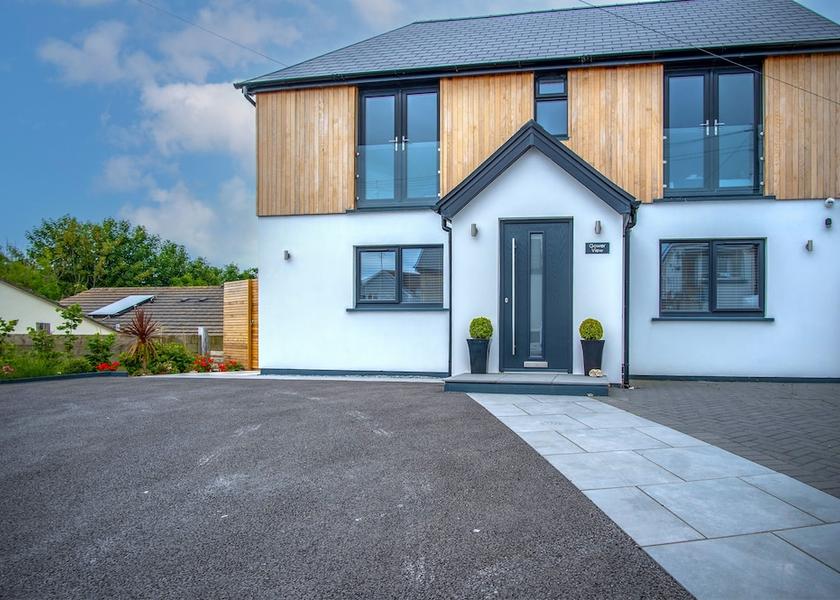 Wales Saundersfoot Facade