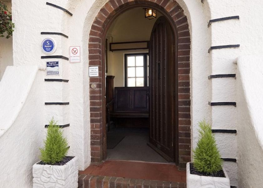 England Kingsbridge Lobby