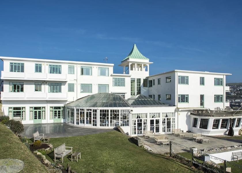 England Kingsbridge Facade