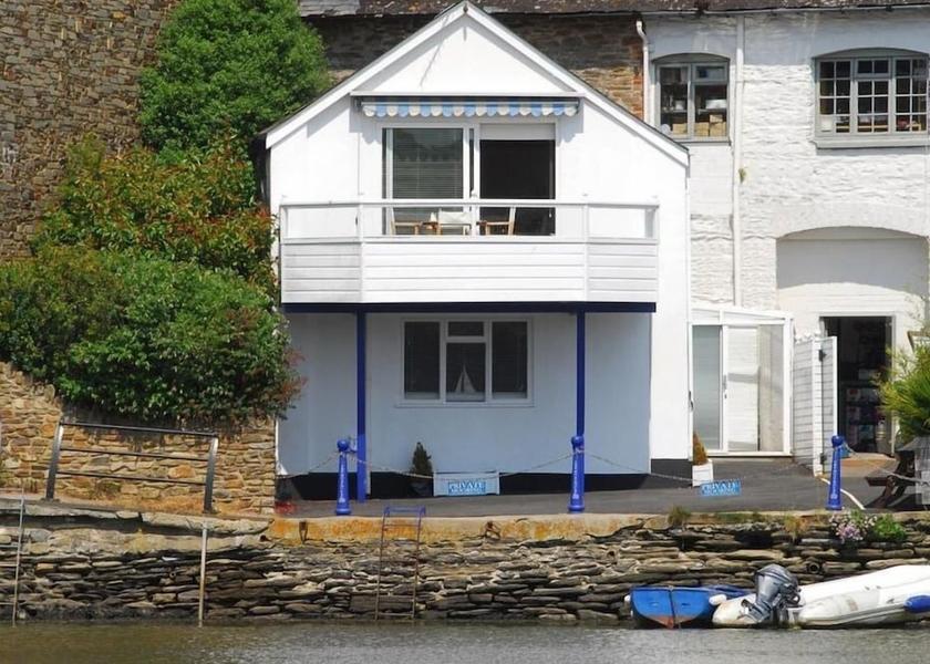 England Kingsbridge Exterior Detail
